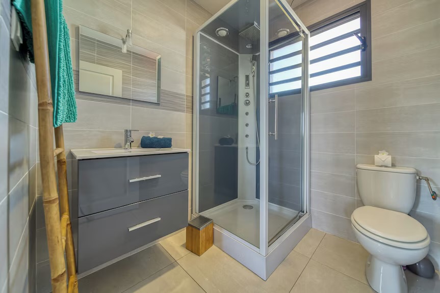 Trois salles de bain